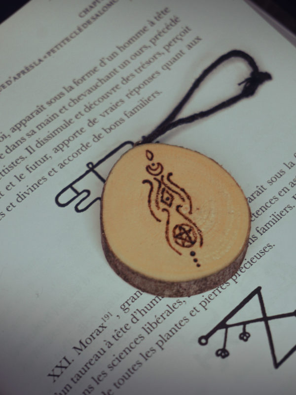 Sigil personnalisé sur bois – Image 2